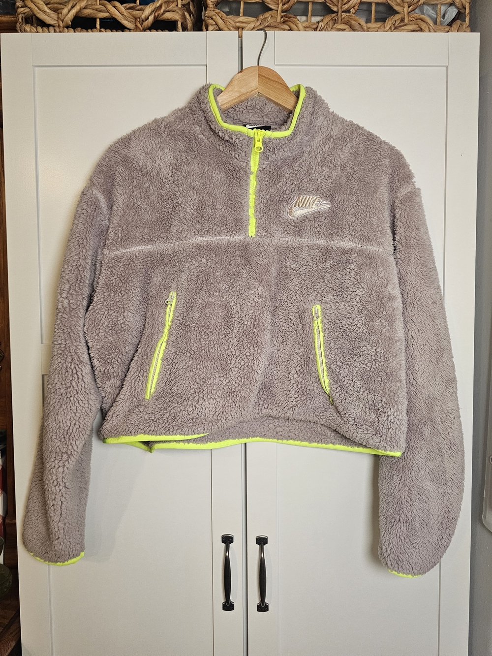 Nike Womens Sherpa Fleece 1/4 Zip Cropped Pullover Grey Volt Neon L CJ6282-218